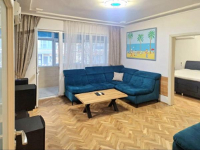 Luxury and Comfortable Central Apartment with Parking